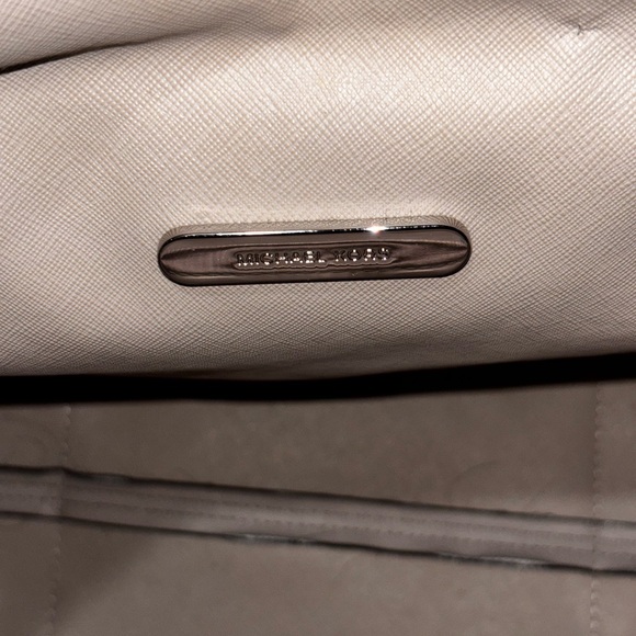 Michael Kors Mercer Satchel Tote Luggage Taupe Brown Large purse Bag Zipper - Picture 12 of 15